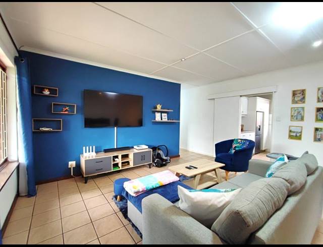 3 BEDROOM TOWNHOUSE FOR SALE IN HAYFIELDS